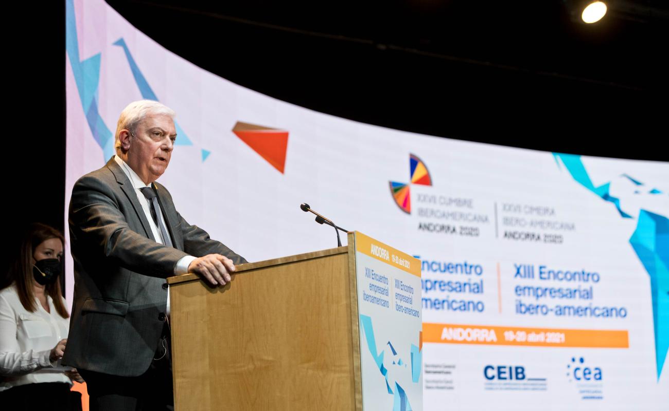 El presidente de la OIE, Erol Kiresepi, durante su intervención en la inauguración del Encuentro