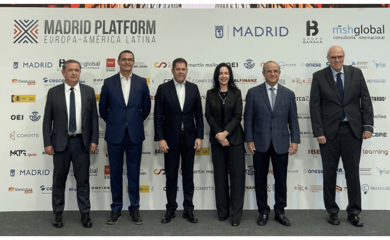 Autoridades de CEOE, CEIB, FIJE y SEGIB posan para la primera jornada del Foro Internacional de Empresas Europa-América Latina
