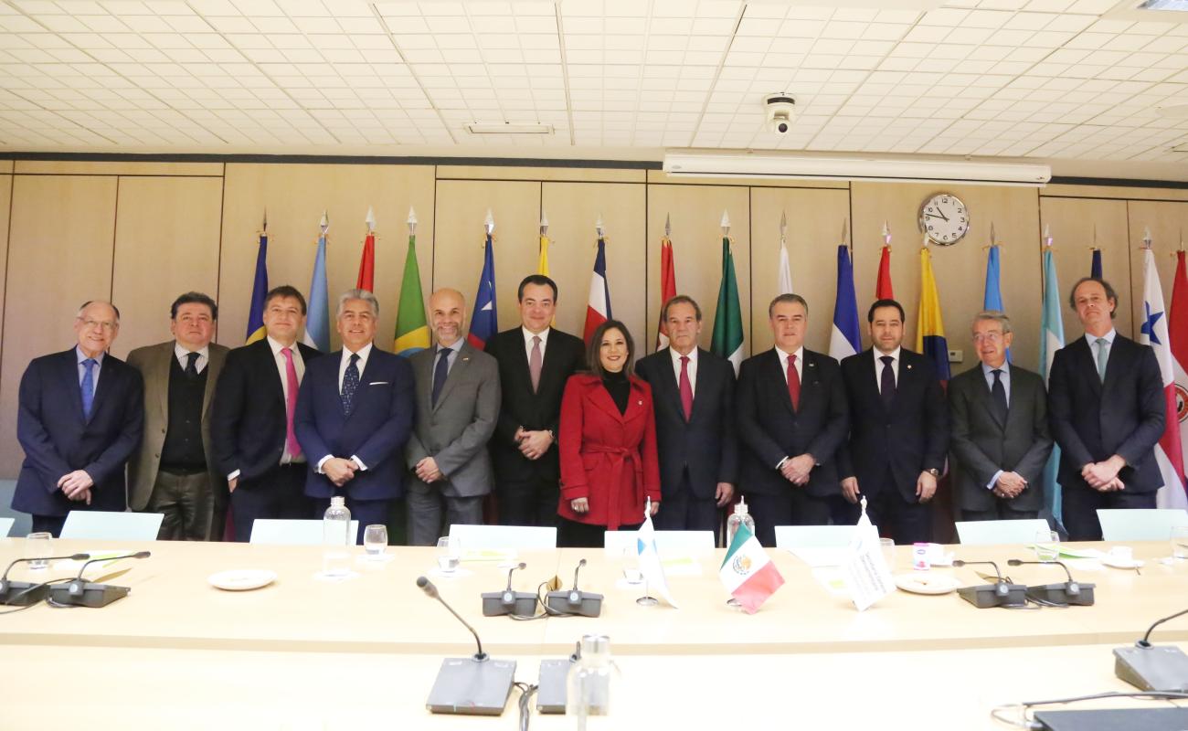 reunión con el secretario general iberoamericano, Andrés Allamand