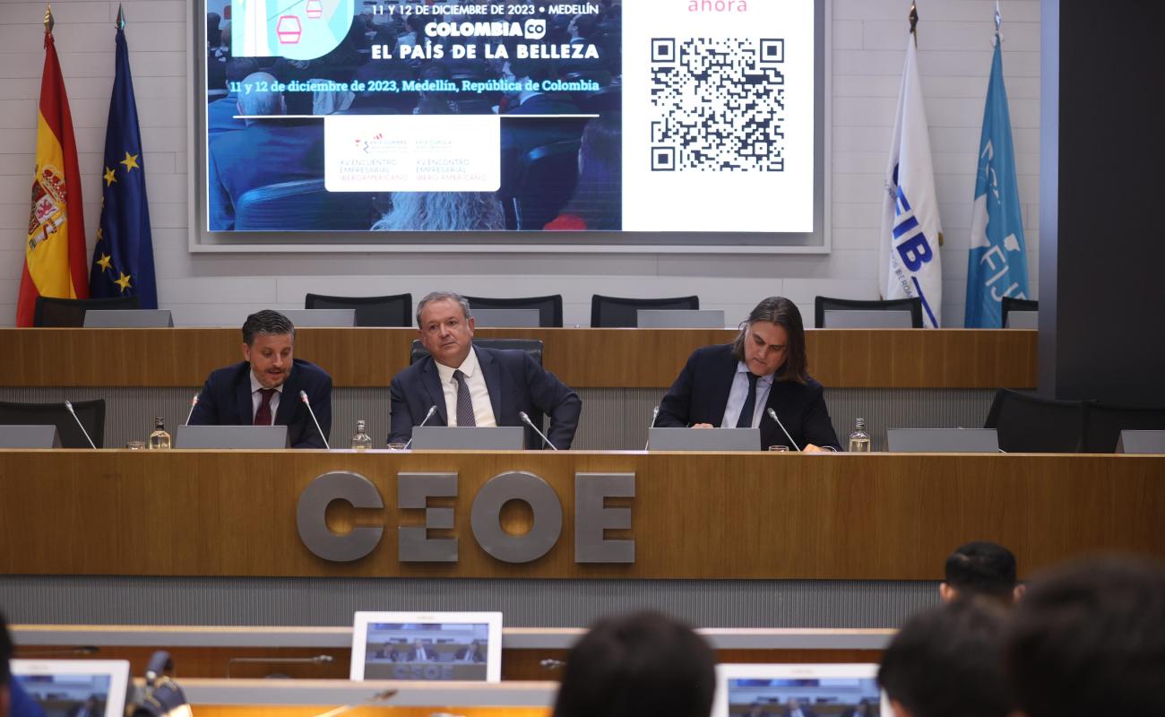 Antonio Magraner, Narciso Casado y Jaume Gaytán durante la clausura del Congreso FIJE-CEIB en CEOE.
