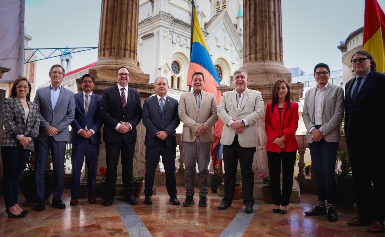 Reunión con el alcalde de Cuenca, Cristian Zamora, y su equipo