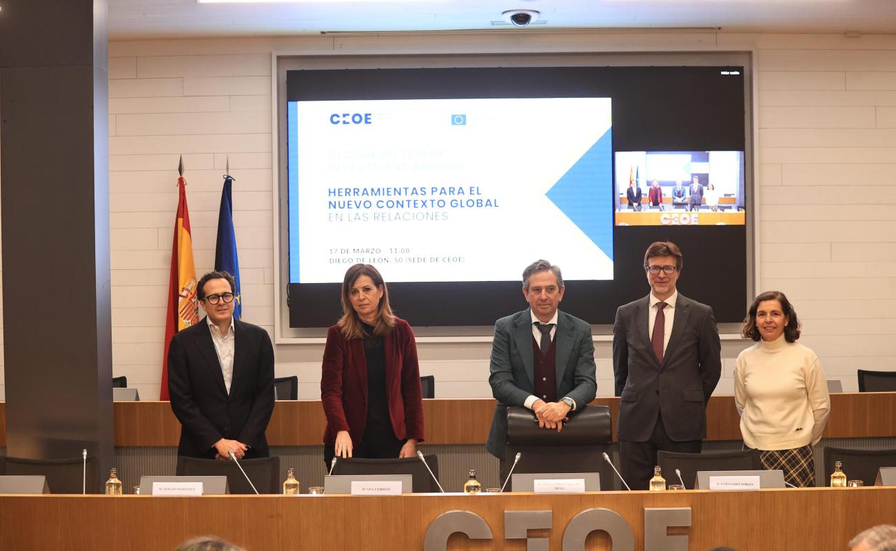 Participantes en la inauguración del BEI