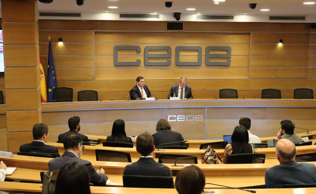 jornada juan carlos pinzón en CEOE