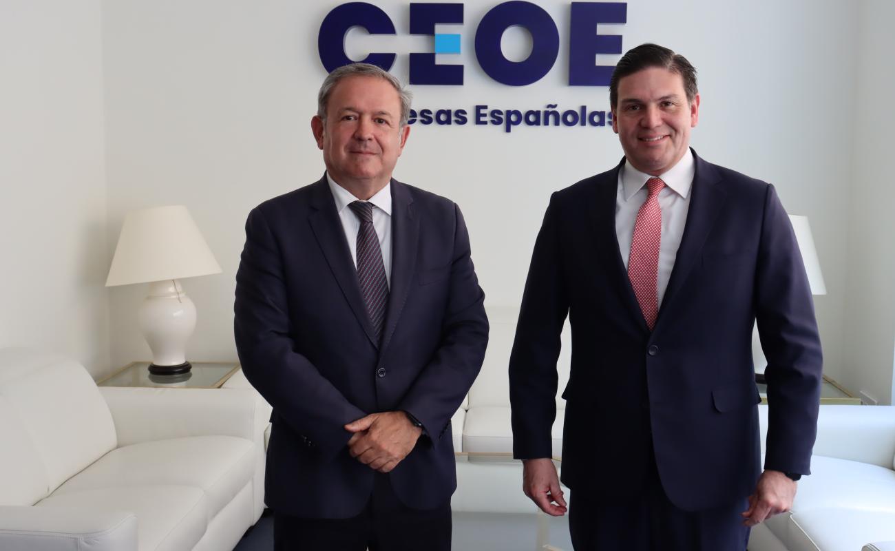 Narciso Casado y Juan Carlos Pinzón en el ciclo de conferencias en CEOE