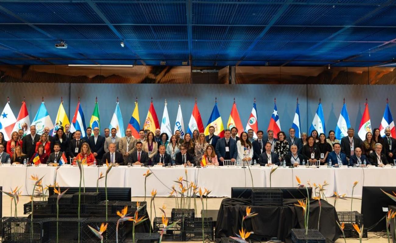 Participantes en la reunión a puerta cerrada del sector público y privado durante la primera jornada del Foro de la Mipyme