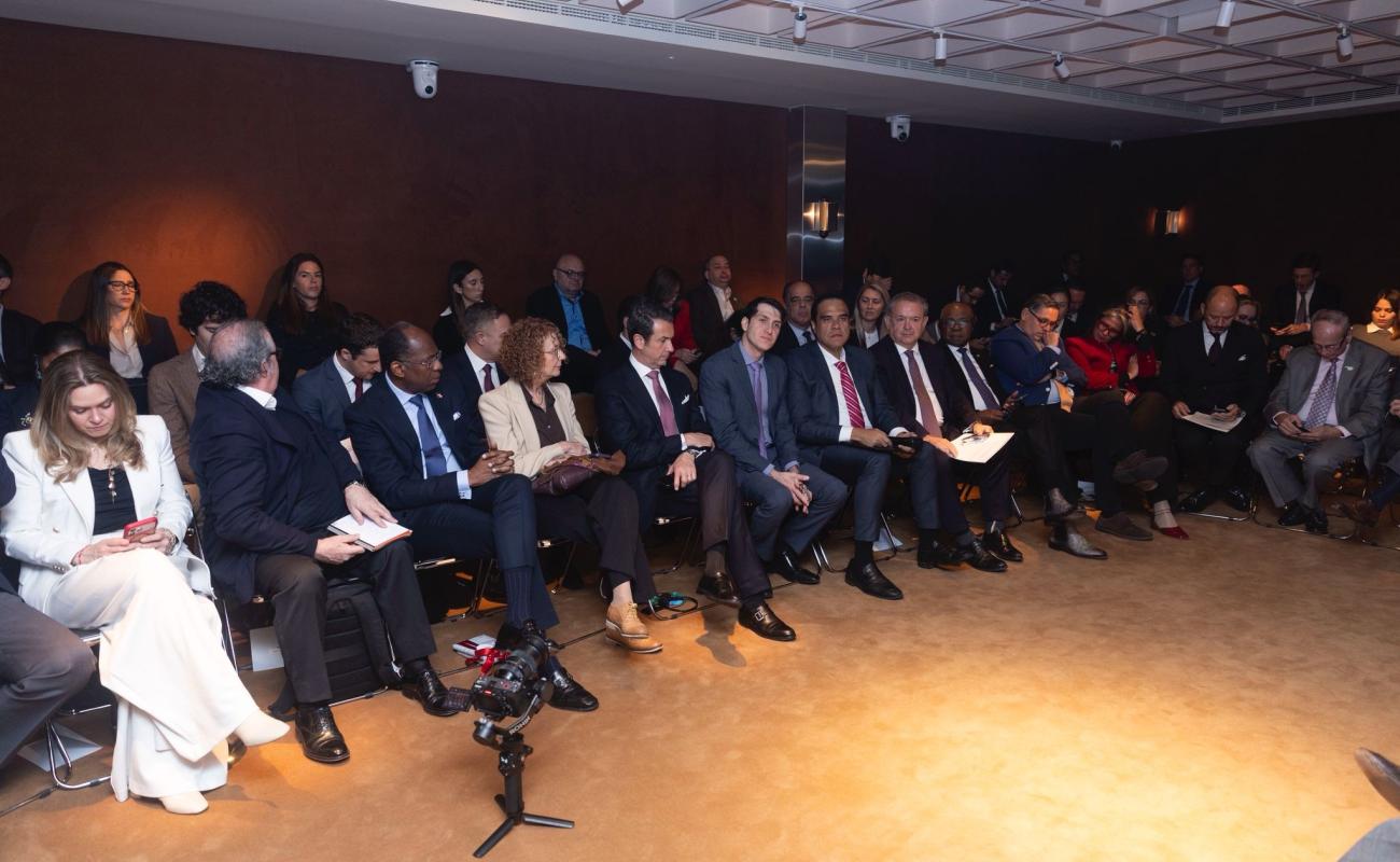 Algunos de los participantes en el Foro público-privado de alto nivel