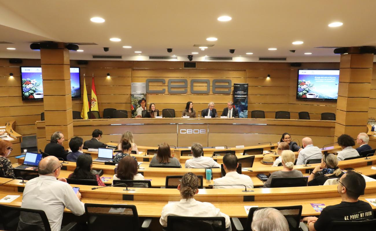 inauguración encuentro café Colombia