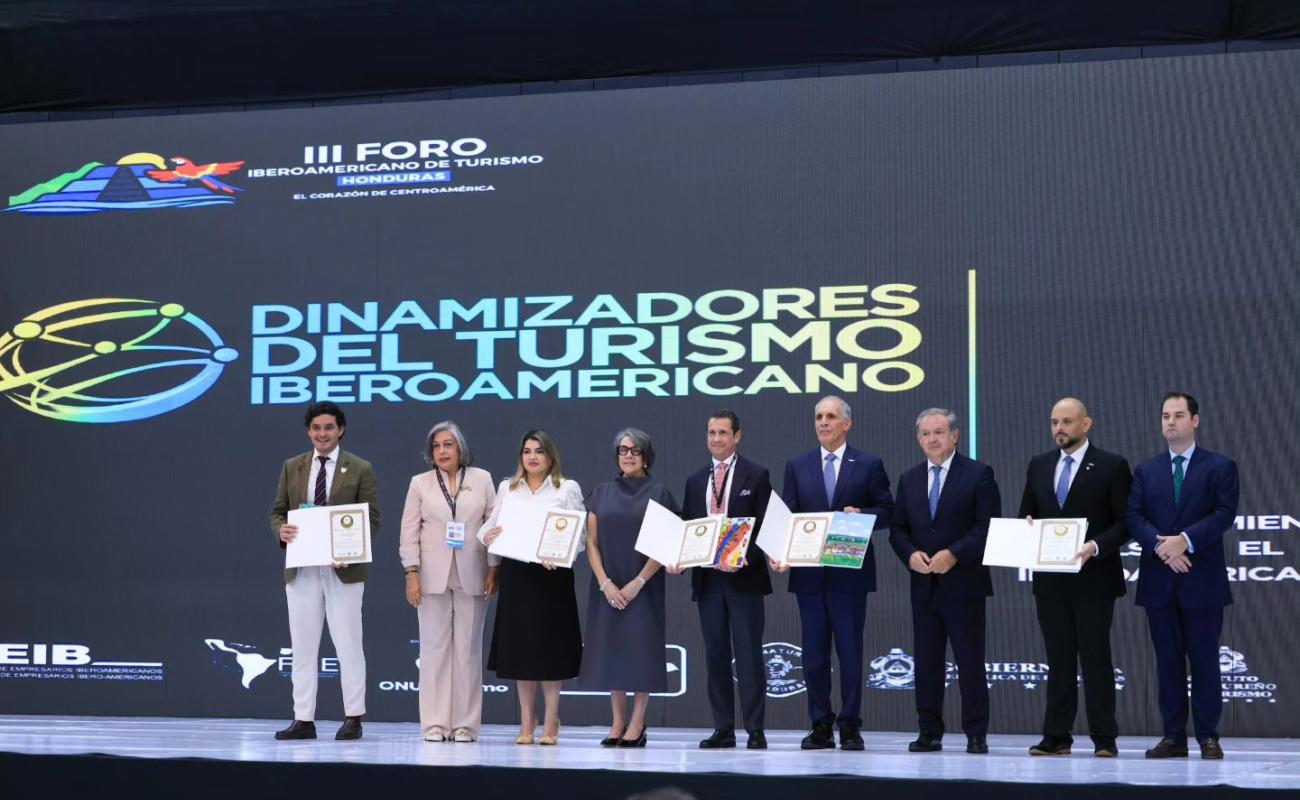 Participantes en el acto de presentación de los premios Dinamizadores del Turismo Iberoamericano