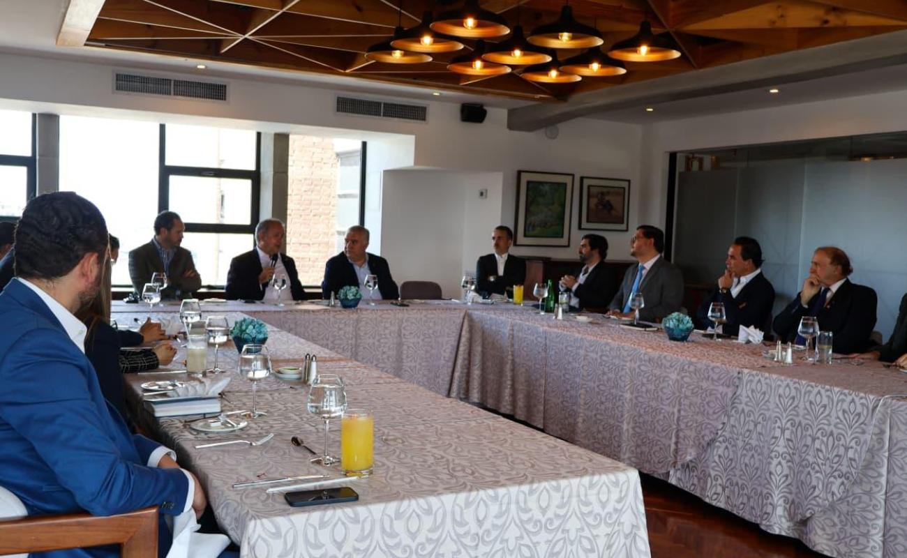 Reunión con CACIF