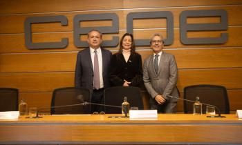 El secretario permanente de CEIB, Narciso casado; la presidente de ProColombia, Carmen Caballero; y el embajador de Colombia en España. Eduardo Ávila.