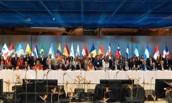 Participantes en la reunión a puerta cerrada del sector público y privado durante la primera jornada del Foro de la Mipyme