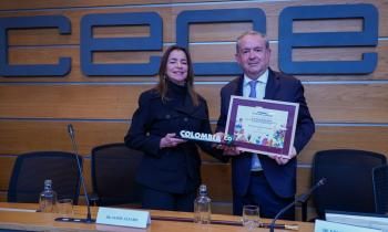 Narciso Casado junto a Carmen Caballero tras su nombramiento como Embajador de Corazón de la Marca País Colombia