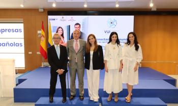 Foto de familia jornada VUI en CEOE