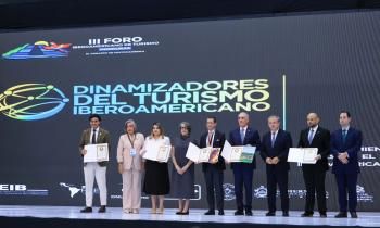 Participantes en el acto de presentación de los premios Dinamizadores del Turismo Iberoamericano