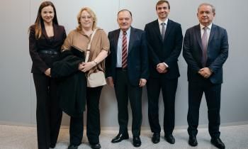 Participantes en el panel sobre Mipymes y adopción de IA en el encuentro del BIAC celebrado en Uruguay